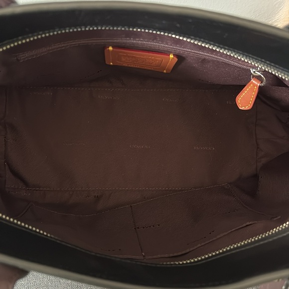 NWOT Coach Horse and Carriage City Zip Tote - Picture 9 of 12